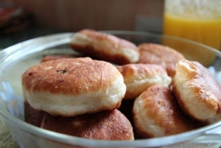 Необычные дрожжевые пирожки с фаршем и зеленью