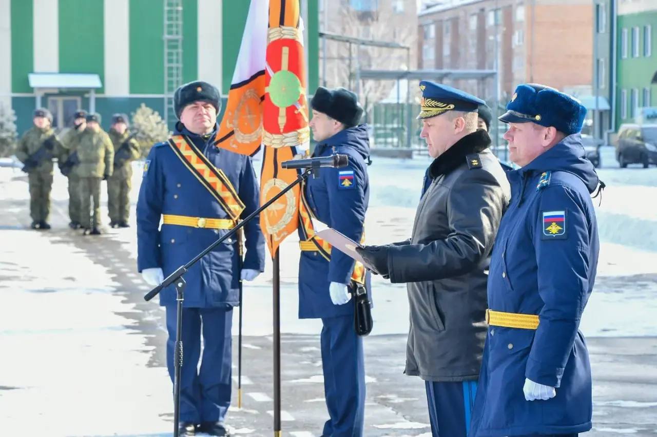 Валентин Коновалов принял участие в торжественной церемонии вручения Боевых знамен воинским формированиям Хакасии Валентин Коновалов принял участие в торжественной церемонии вручения Боевых знамен воинским формированиям Хакасии