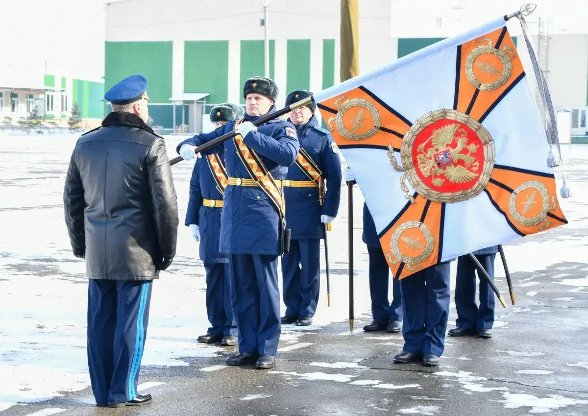 Валентин Коновалов принял участие в торжественной церемонии вручения Боевых знамен воинским формированиям Хакасии