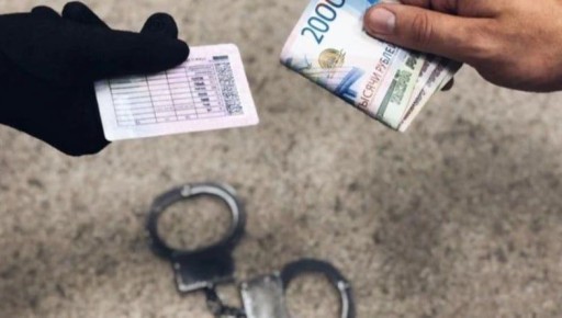 Пытался сдать на права, но не смог: саяногорец предъявил госавтоинспекторам поддельное удостоверение