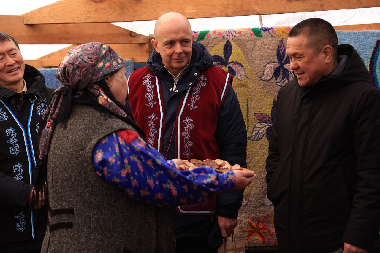 По-семейному, душевно в столице Хакасии встретили Чыл Пазы По-семейному, душевно в столице Хакасии встретили Чыл Пазы