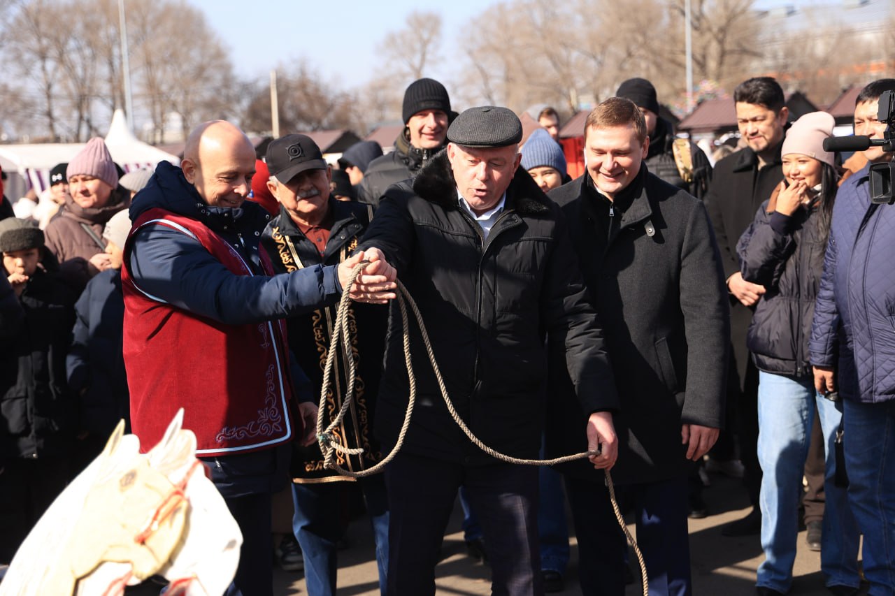 По-семейному, душевно в столице Хакасии встретили Чыл Пазы По-семейному, душевно в столице Хакасии встретили Чыл Пазы