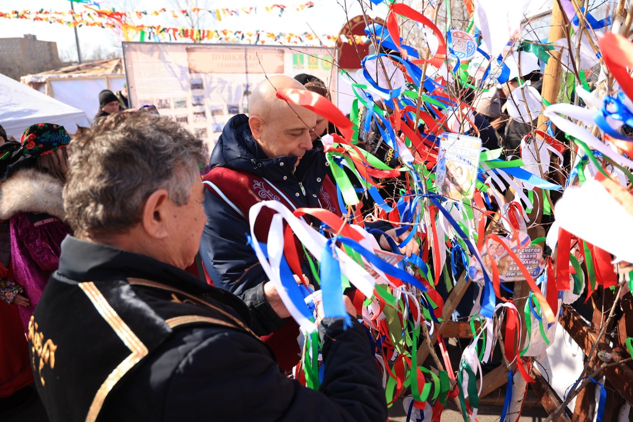 По-семейному, душевно в столице Хакасии встретили Чыл Пазы По-семейному, душевно в столице Хакасии встретили Чыл Пазы