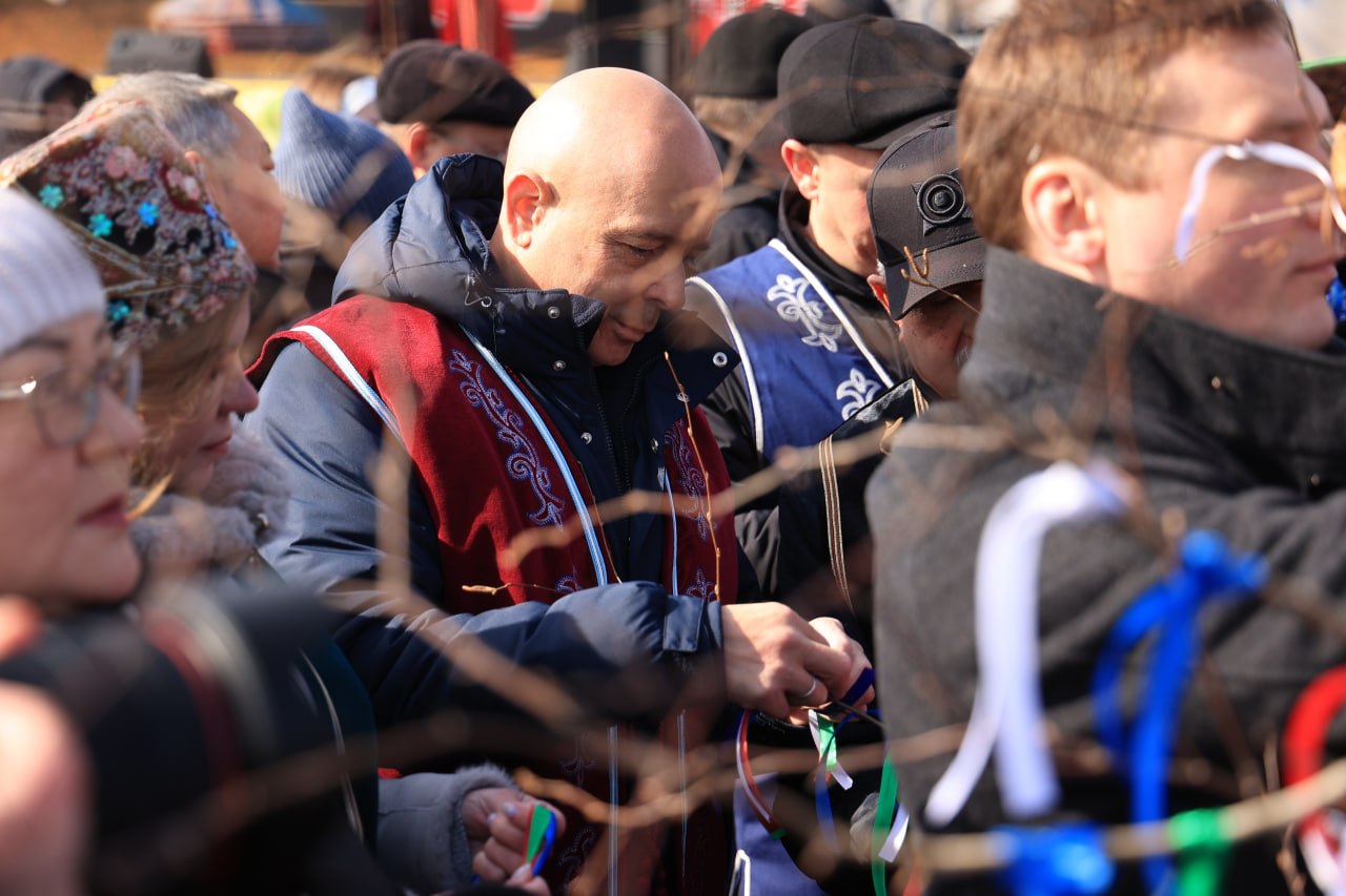 По-семейному, душевно в столице Хакасии встретили Чыл Пазы По-семейному, душевно в столице Хакасии встретили Чыл Пазы