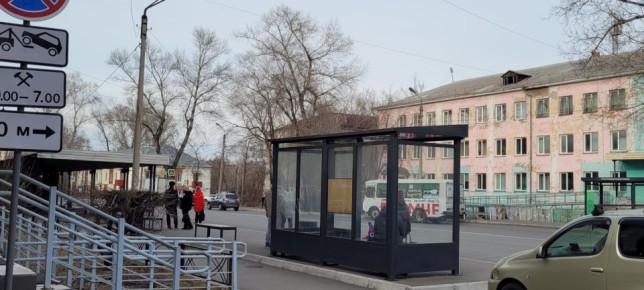 8 старых остановочных павильонов в Абакане вскоре заменят на новые