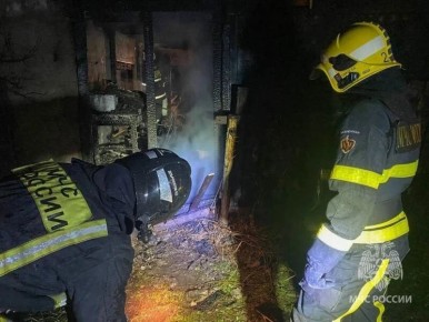 В Хакасии на выходных горели дома, бани и сухая трава