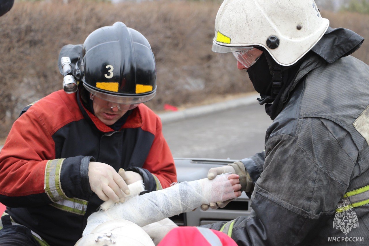 Сегодня наши огнеборцы выявляли лучшую команду в ликвидации последствий ДТП Сегодня наши огнеборцы выявляли лучшую команду в ликвидации последствий ДТП