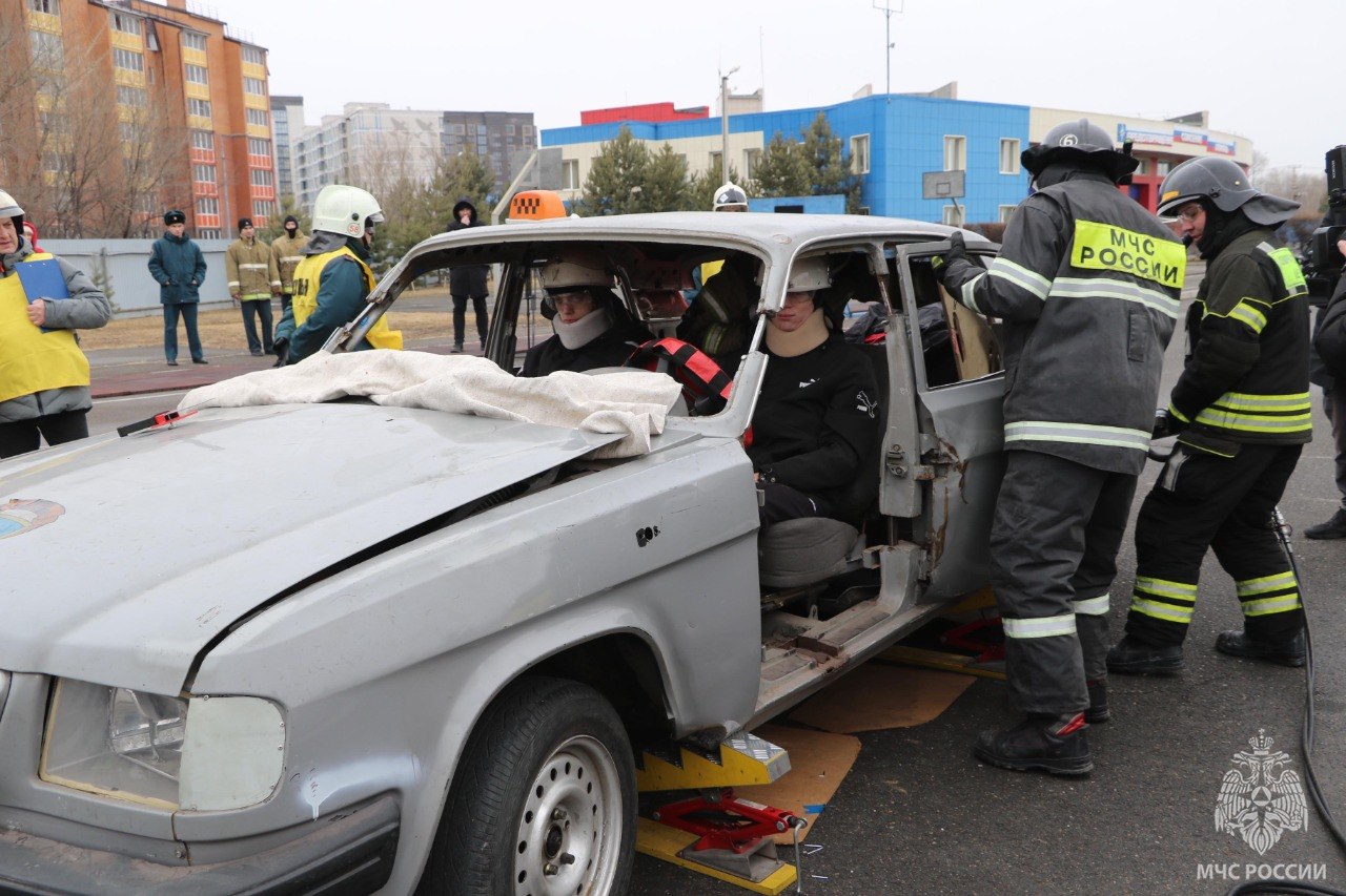 Сегодня наши огнеборцы выявляли лучшую команду в ликвидации последствий ДТП