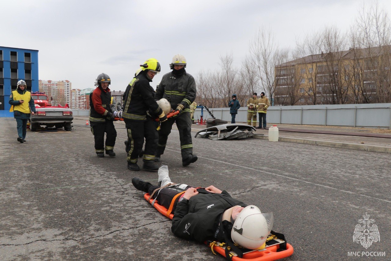Сегодня наши огнеборцы выявляли лучшую команду в ликвидации последствий ДТП Сегодня наши огнеборцы выявляли лучшую команду в ликвидации последствий ДТП