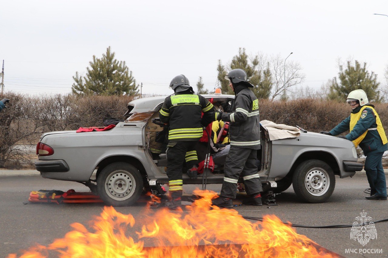 Сегодня наши огнеборцы выявляли лучшую команду в ликвидации последствий ДТП Сегодня наши огнеборцы выявляли лучшую команду в ликвидации последствий ДТП