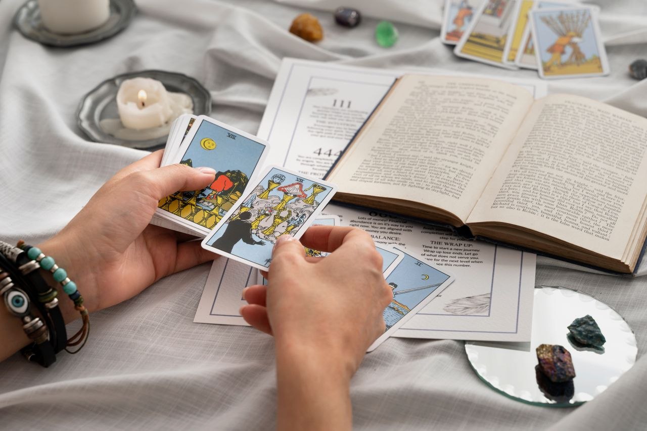 Очистила не только карму, но и карман: хакасские силовики задержали краснодарскую колдунью