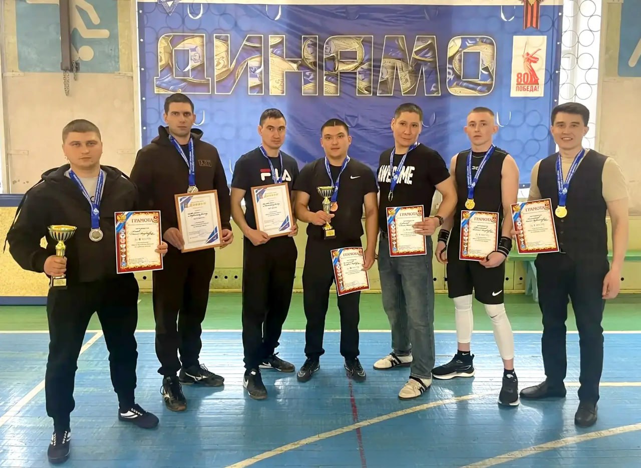 В МВД Хакасии прошёл лично-командный Чемпионат по гиревому спорту В МВД Хакасии прошёл лично-командный Чемпионат по гиревому спорту