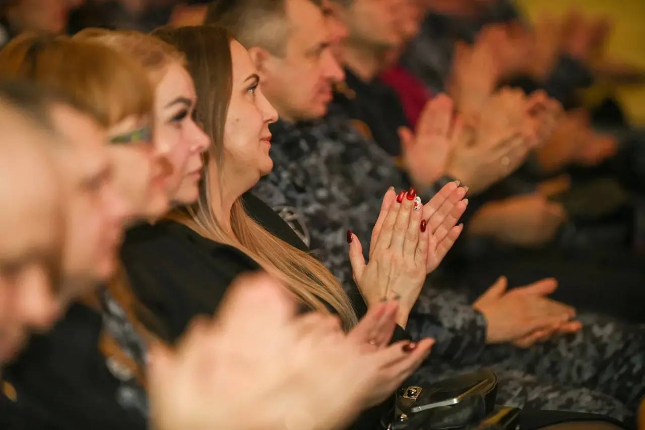 Десять лет на страже порядка: Валентин Коновалов поздравил сотрудников войск национальной гвардии с профессиональным праздником Десять лет на страже порядка: Валентин Коновалов поздравил сотрудников войск национальной гвардии с профессиональным праздником