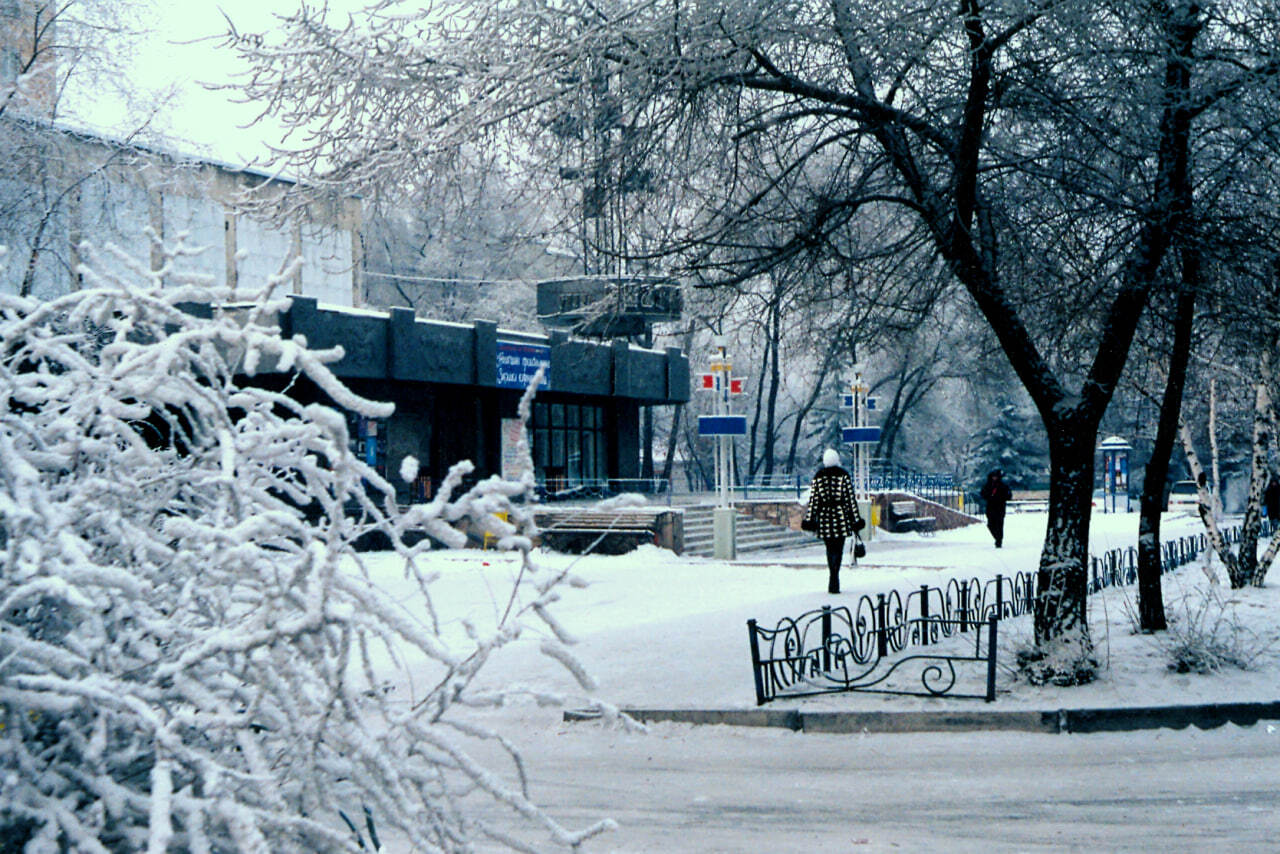 Немного об истории строительства театра «Сказка» в 1978-1979 годах по эскизам главного режиссёра Людвига Устинова и художника театра Марка Живило Немного об истории строительства театра «Сказка» в 1978-1979 годах по эскизам главного режиссёра Людвига Устинова и художника театра Марка Живило