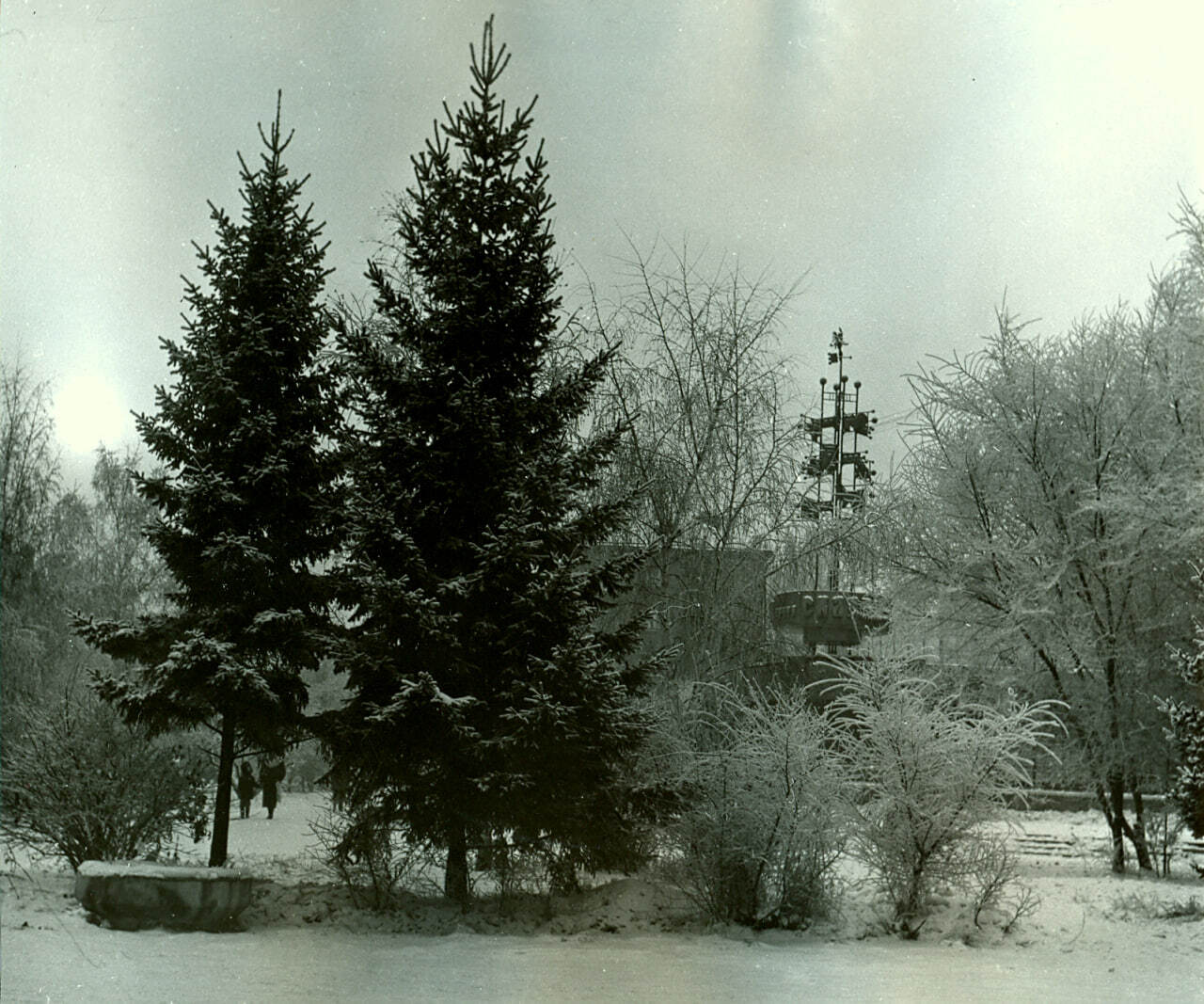 Немного об истории строительства театра «Сказка» в 1978-1979 годах по эскизам главного режиссёра Людвига Устинова и художника театра Марка Живило Немного об истории строительства театра «Сказка» в 1978-1979 годах по эскизам главного режиссёра Людвига Устинова и художника театра Марка Живило