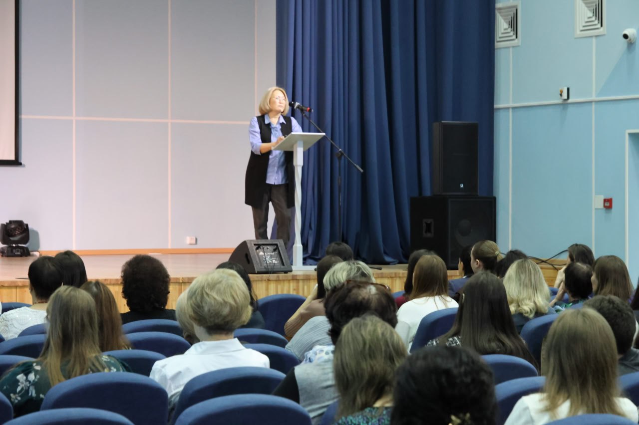 Сегодня в Лицее им. Николая Генриховича Булакина – масштабный VIII Абаканский форум «Город. Семья. Дети» Сегодня в Лицее им. Николая Генриховича Булакина – масштабный VIII Абаканский форум «Город. Семья. Дети»