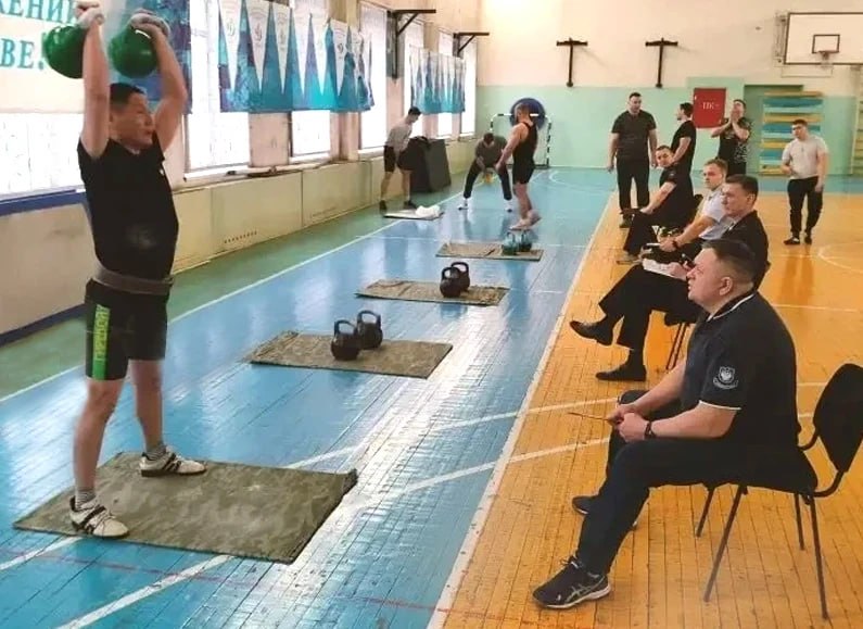 В МВД Хакасии прошёл лично-командный Чемпионат по гиревому спорту В МВД Хакасии прошёл лично-командный Чемпионат по гиревому спорту