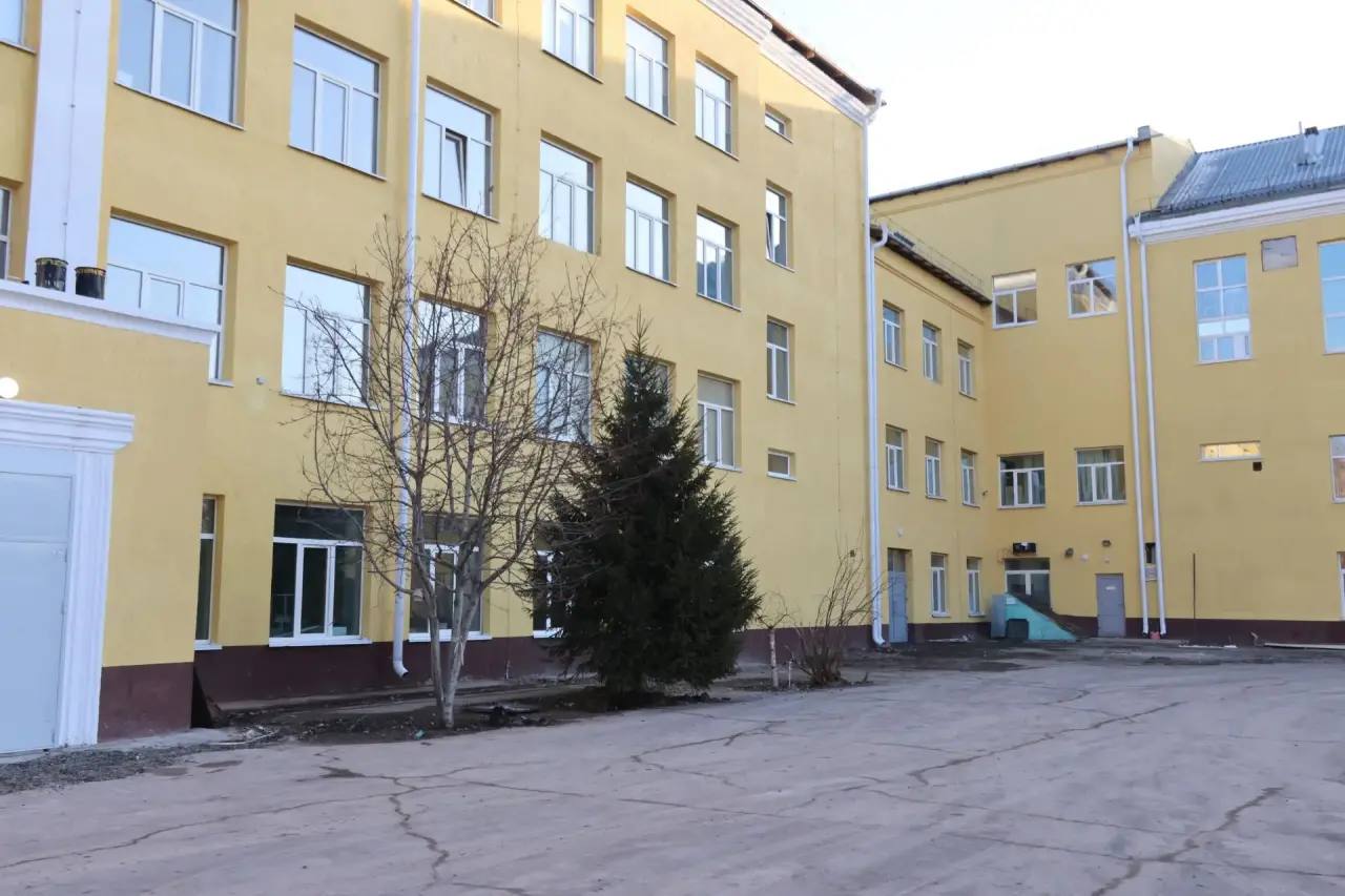 Сегодня во всех общеобразовательных учреждениях города Абакана началась долгожданная запись детей в первые классы Сегодня во всех общеобразовательных учреждениях города Абакана началась долгожданная запись детей в первые классы