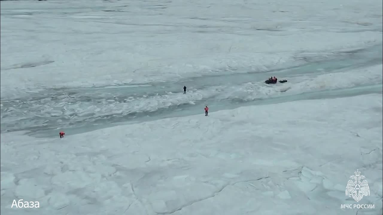 В Хакасии провели плановые подрывы льда