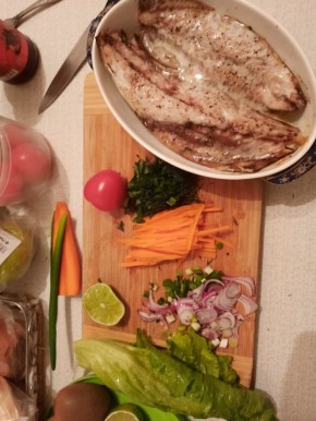 Запеченная скумбрия в лаваше: оригинальная шаурма с рыбой