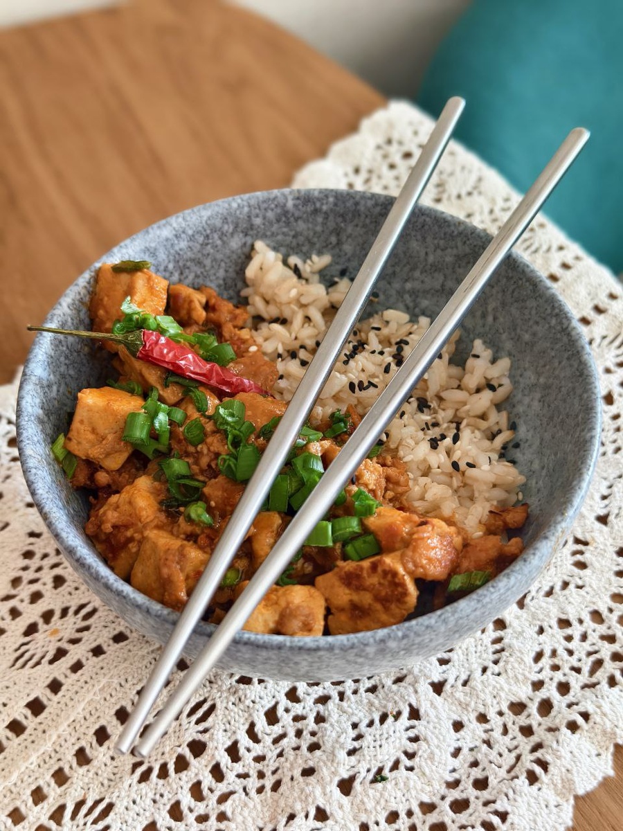 Мапо Тофу: Лёгкое и Вкусное Погружение в Китайскую Кулинарию