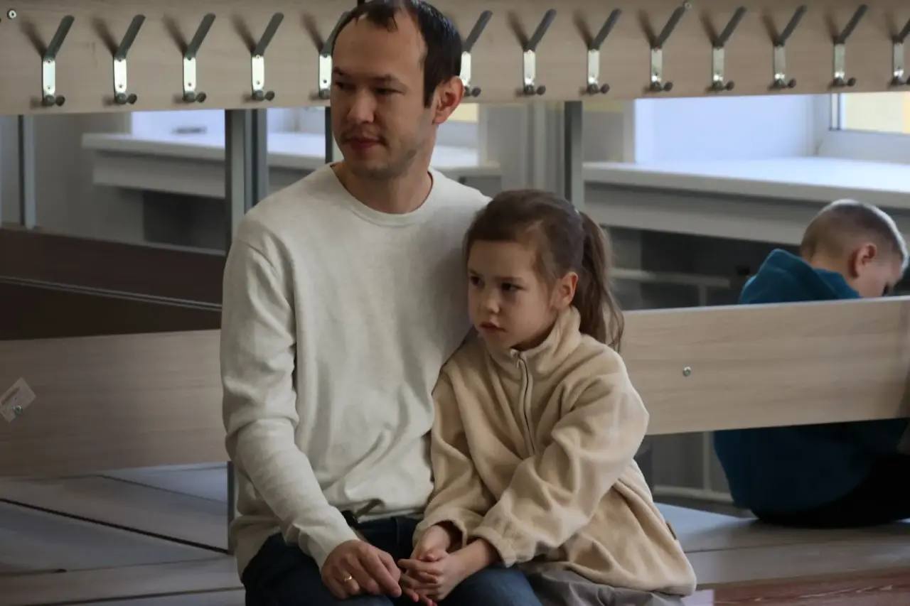 Сегодня во всех общеобразовательных учреждениях города Абакана началась долгожданная запись детей в первые классы Сегодня во всех общеобразовательных учреждениях города Абакана началась долгожданная запись детей в первые классы