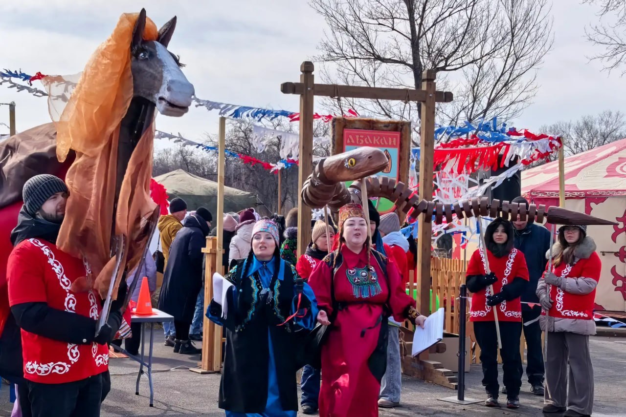 Ирина Волк: #ИсториясГеографией. Сегодня в рубрике «История с географией» расскажу об ярком этническом празднике народов Саяно-Алтая Чыл Пазы, что переводится как «Голова года» Ирина Волк: #ИсториясГеографией. Сегодня в рубрике «История с географией» расскажу об ярком этническом празднике народов Саяно-Алтая Чыл Пазы, что переводится как «Голова года»
