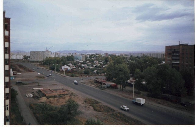 В 1997 году началось строительство первой очереди улицы Некрасова на протяжённости 1221 м, и уже после этого одна из главных городских магистралей стала постепенно преображаться В 1997 году началось строительство первой очереди улицы Некрасова на протяжённости 1221 м, и уже после этого одна из главных городских магистралей стала постепенно преображаться