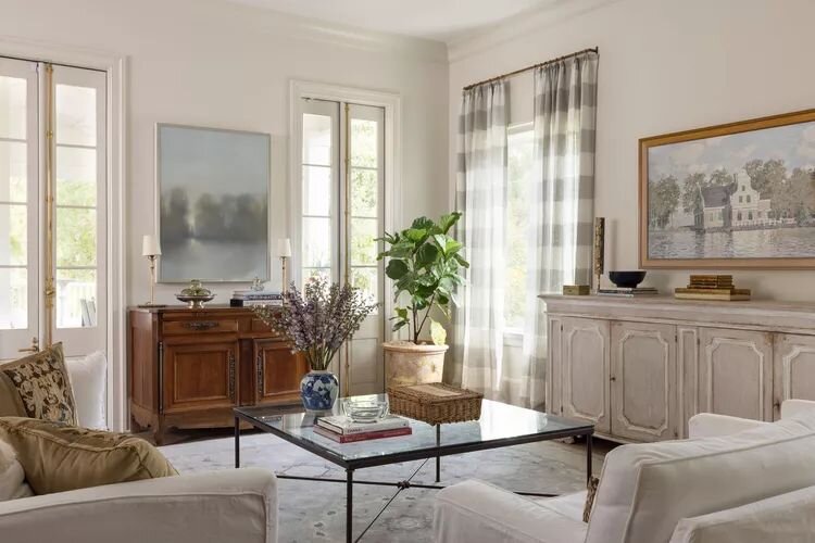 Технические незаметности: как сделать телевизор частью интерьера