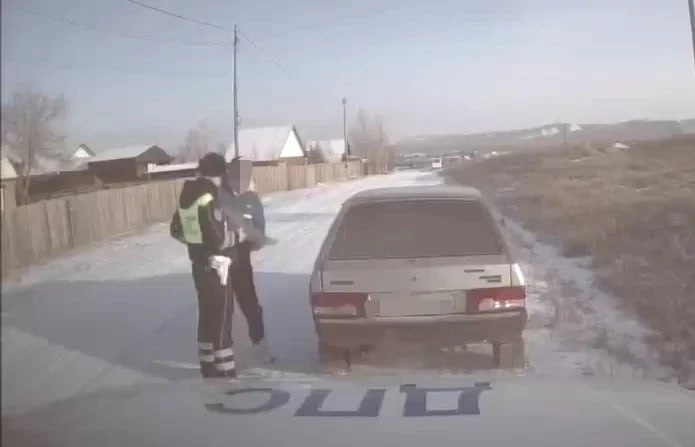 В Ширинском районе в отношении водителя, предъявившего госавтоинспекторам поддельные права, возбуждено уголовное дело