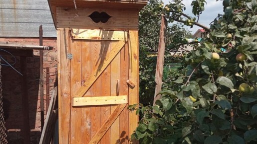 Как навсегда избавиться от запаха в дачном туалете: 5 действенных методов