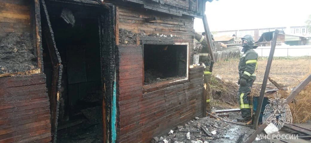 ДАЧНЫЙ ДОМИК И ЛЕГКОВУШКА ПОСТРАДАЛИ ОТ ОГНЯ В ХАКАСИИ