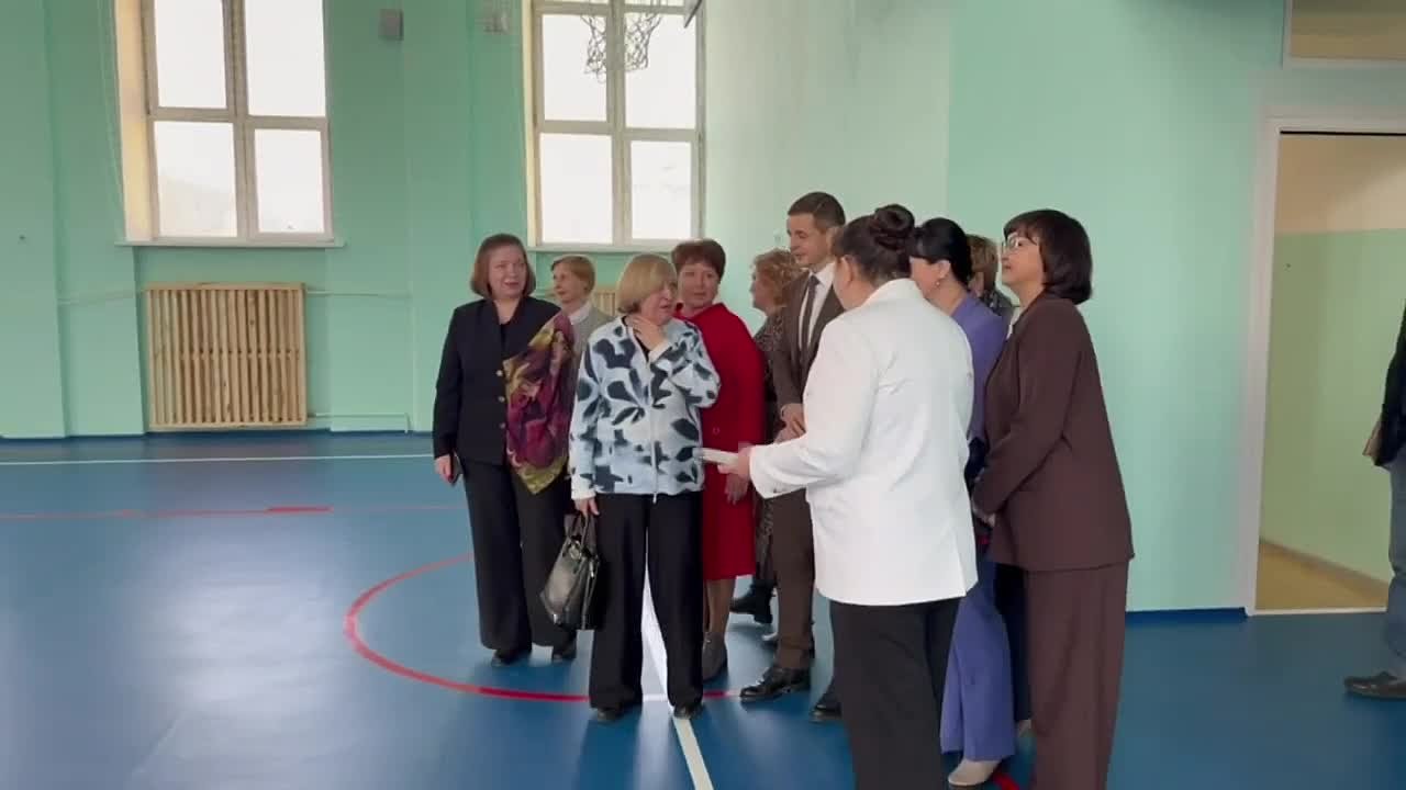 Алексей Лемин: Сегодня в школе № 1 – первые занятия: классные часы! Прошло чуть больше года, и наша знаменитая школы ввернулась домой после капитального ремонта