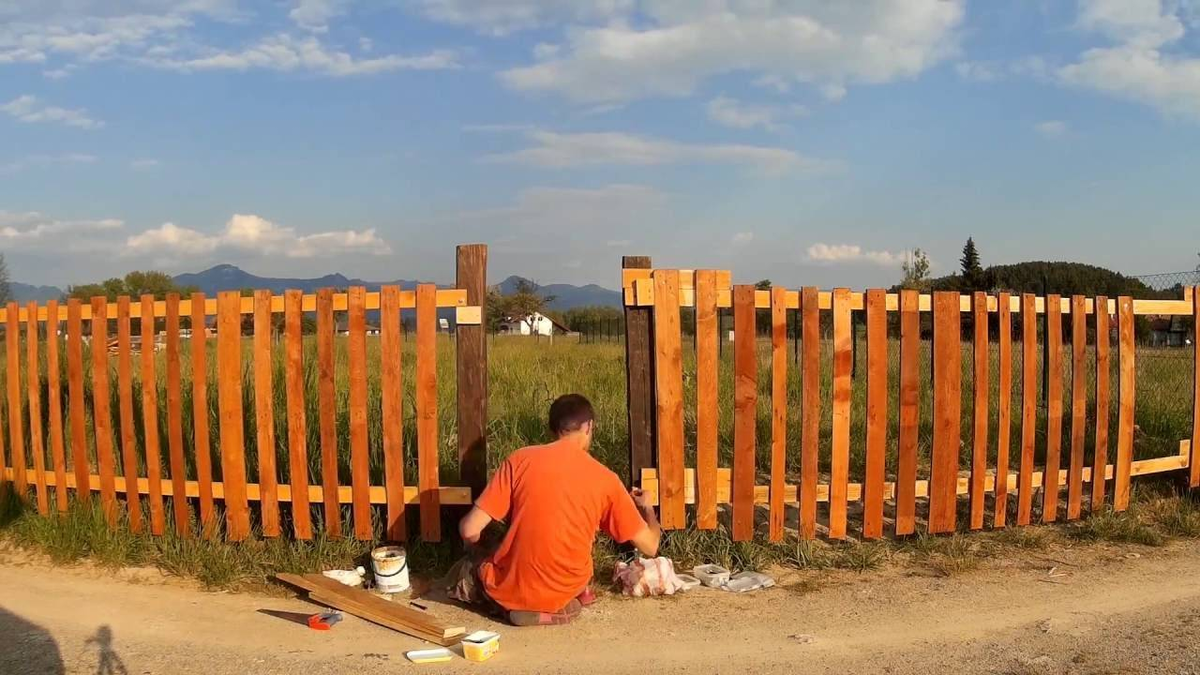Как строили заборы наши предки: секреты долговечности на века