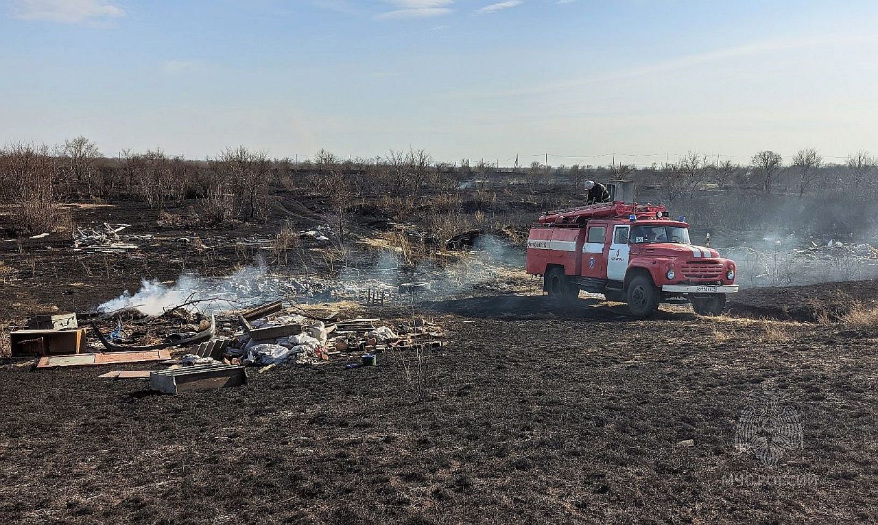 13 палов травмы потушили в Хакасии в минувшие выходные
