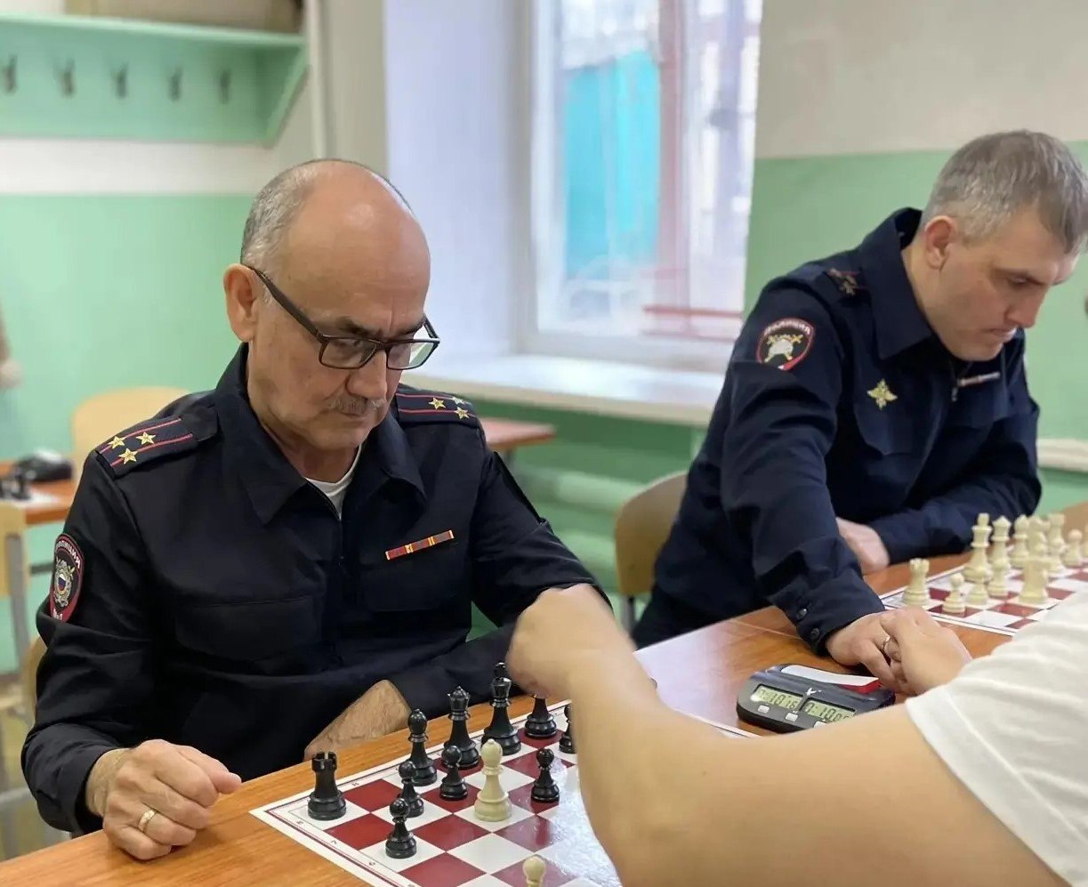 Полицейские Хакасии стали бронзовыми призерами республиканского Чемпионата по шахматам на призы общества «Динамо» среди силовых структур Полицейские Хакасии стали бронзовыми призерами республиканского Чемпионата по шахматам на призы общества «Динамо» среди силовых структур