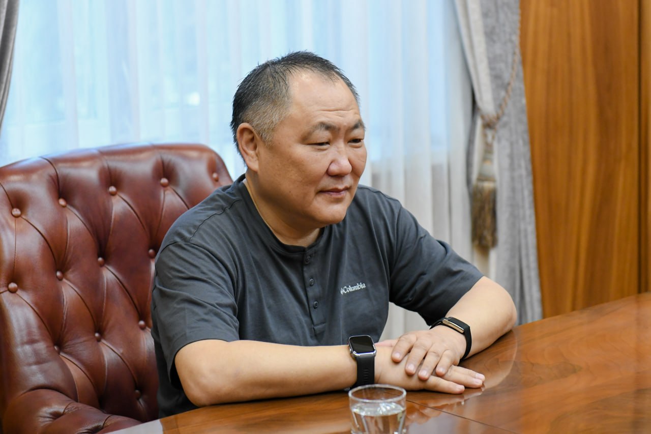 Валентин Коновалов: Встретился с депутатом Госдумы РФ от Тувы, Хакасии и Красноярского края Шолбаном Кара-оолом Валентин Коновалов: Встретился с депутатом Госдумы РФ от Тувы, Хакасии и Красноярского края Шолбаном Кара-оолом