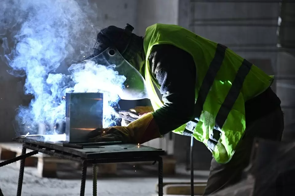 Новые правила трудовых отношений в России: что ждет сотрудников и работодателей в 2026 году