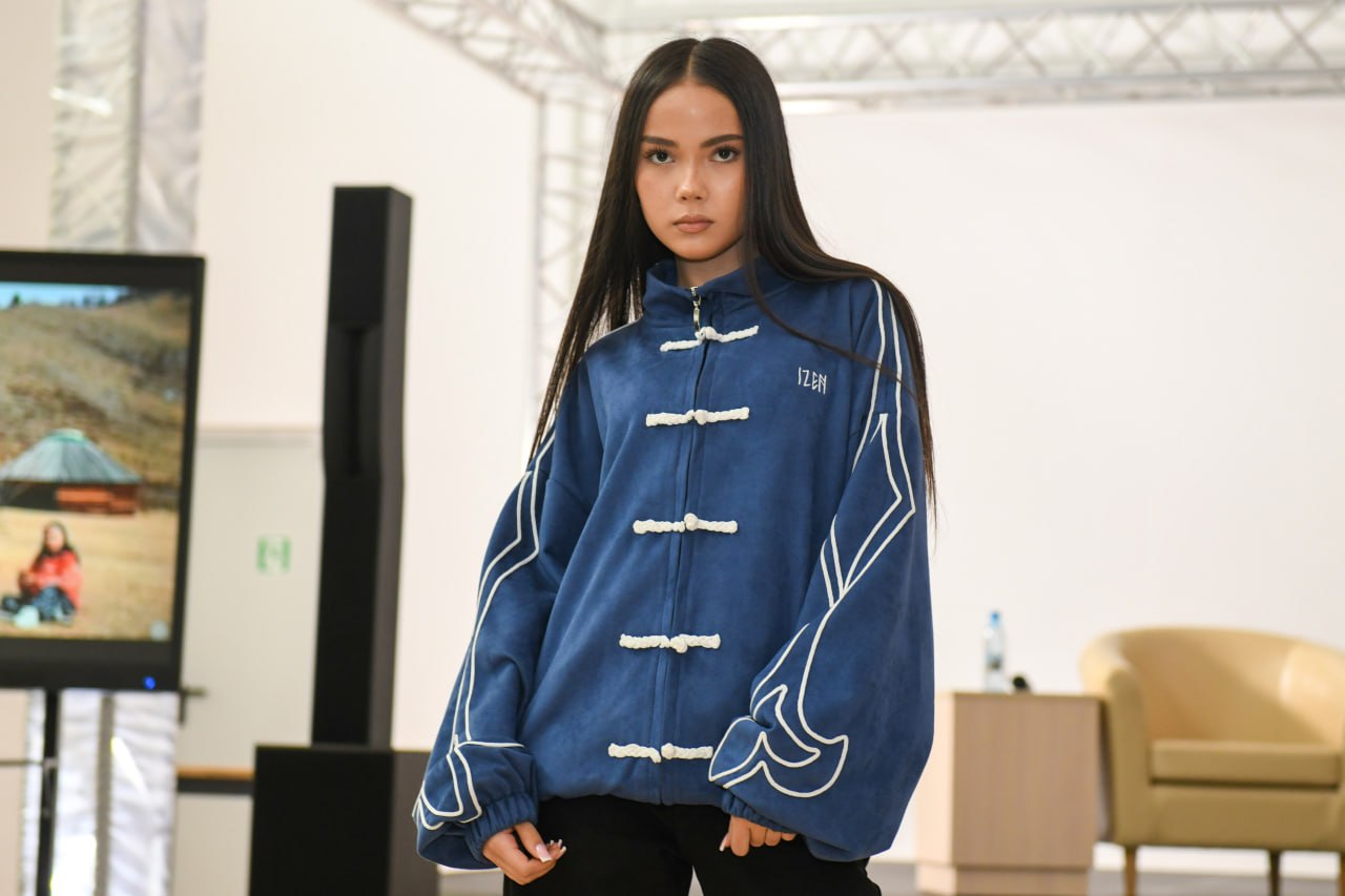 Валентин Коновалов: Провёл открытый диалог с представителями индустрии моды и лёгкой промышленности республики Валентин Коновалов: Провёл открытый диалог с представителями индустрии моды и лёгкой промышленности республики