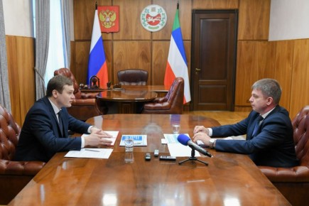 Валентин Коновалов: Министр здравоохранения Хакасии Максим Максимов доложил о результатах работы ведомства в 2025 году