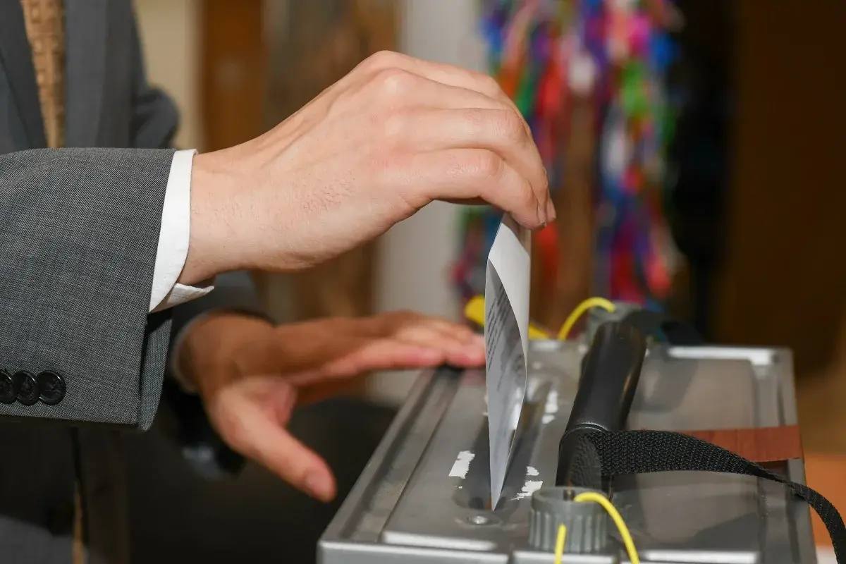 Памятник Сталину: Валентин Коновалов присоединился к опросу общественного мнения Памятник Сталину: Валентин Коновалов присоединился к опросу общественного мнения