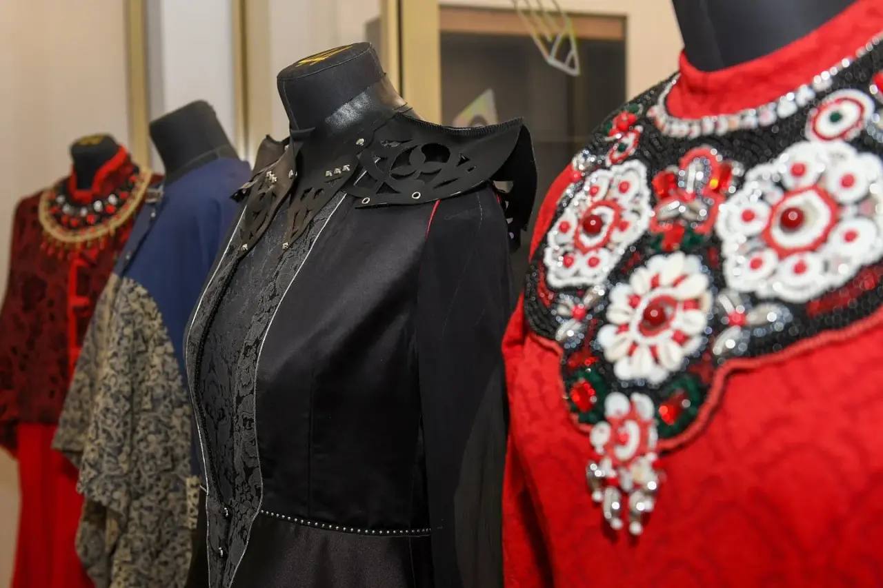 В Хакасии прошла встреча Валентина Коновалова с представителями легкой промышленности В Хакасии прошла встреча Валентина Коновалова с представителями легкой промышленности