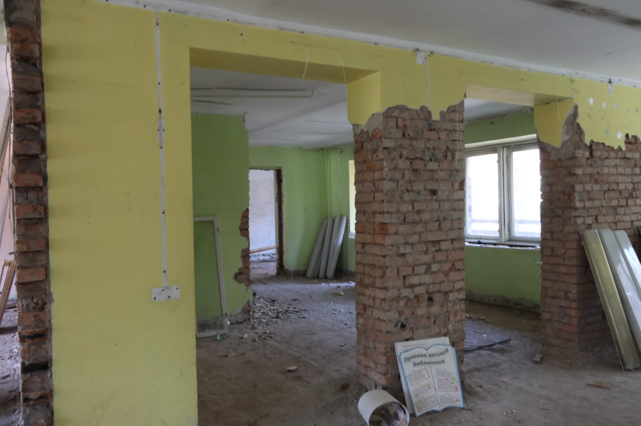 В абаканской библиотеке-филиале № 12 запланирована масштабная модернизация учреждения по национальному проекту «Семья»: в скором времени она превратится в современное модельное пространство семейного типа В абаканской библиотеке-филиале № 12 запланирована масштабная модернизация учреждения по национальному проекту «Семья»: в скором времени она превратится в современное модельное пространство семейного типа