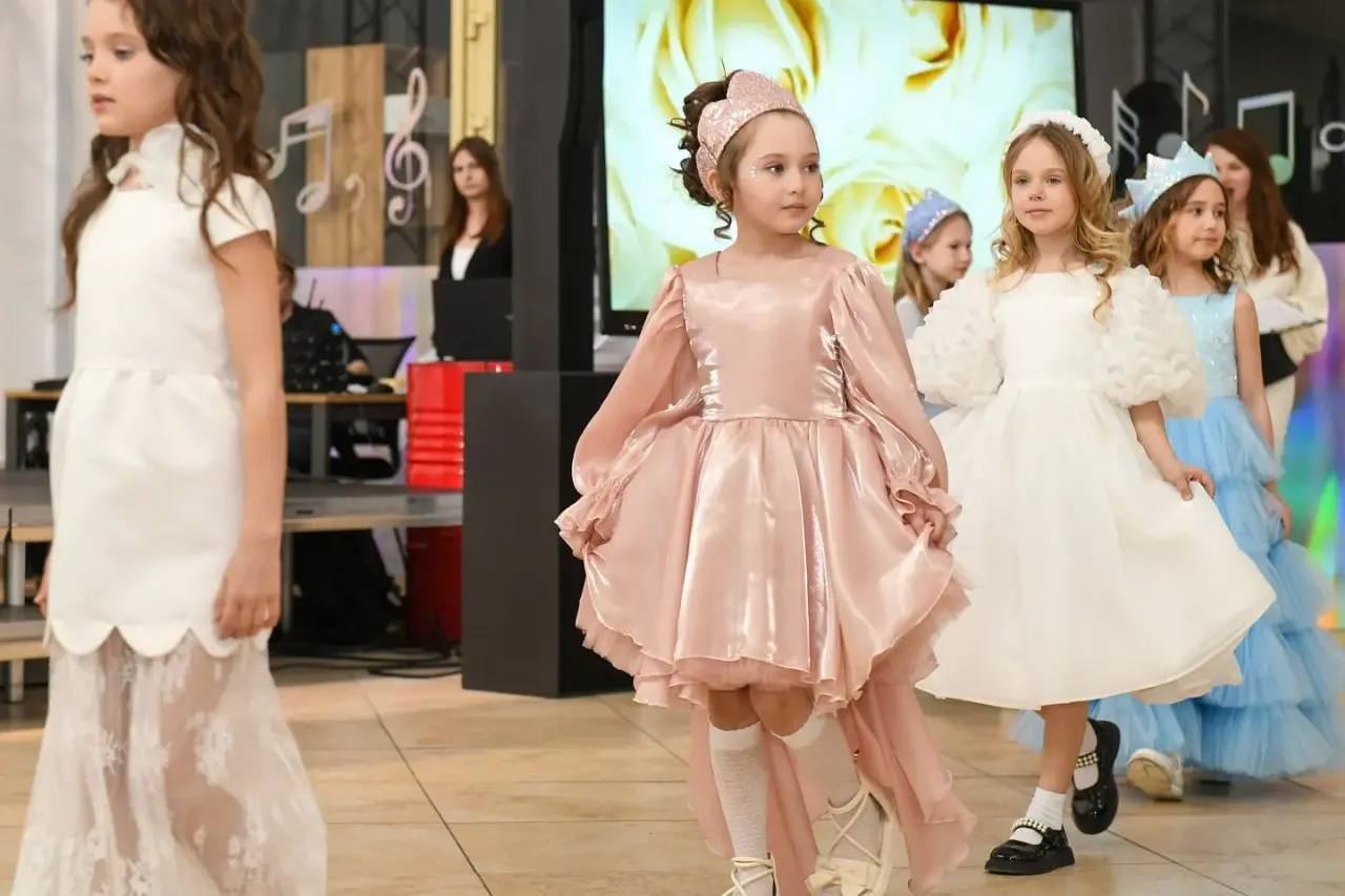 В Хакасии прошла встреча Валентина Коновалова с представителями легкой промышленности В Хакасии прошла встреча Валентина Коновалова с представителями легкой промышленности