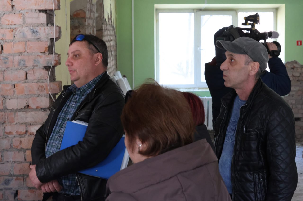 В абаканской библиотеке-филиале № 12 запланирована масштабная модернизация учреждения по национальному проекту «Семья»: в скором времени она превратится в современное модельное пространство семейного типа В абаканской библиотеке-филиале № 12 запланирована масштабная модернизация учреждения по национальному проекту «Семья»: в скором времени она превратится в современное модельное пространство семейного типа