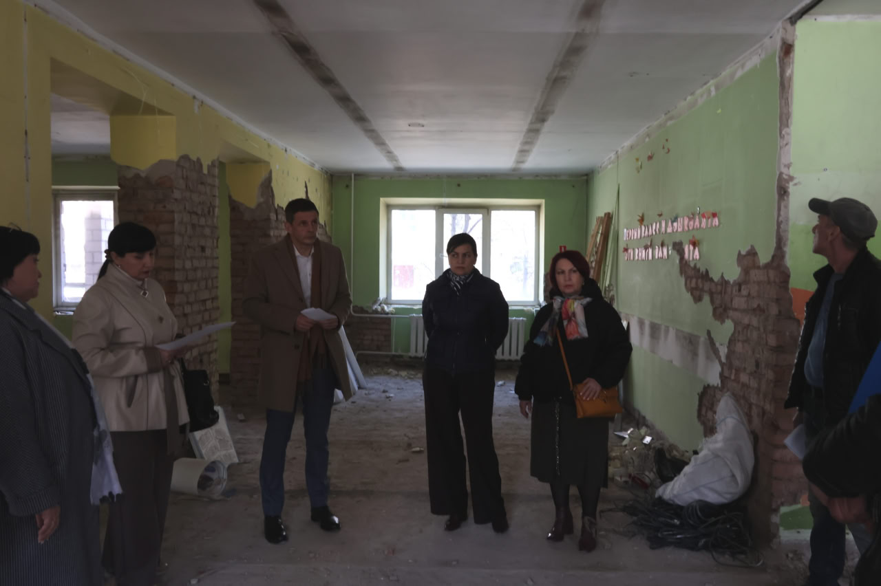 В абаканской библиотеке-филиале № 12 запланирована масштабная модернизация учреждения по национальному проекту «Семья»: в скором времени она превратится в современное модельное пространство семейного типа В абаканской библиотеке-филиале № 12 запланирована масштабная модернизация учреждения по национальному проекту «Семья»: в скором времени она превратится в современное модельное пространство семейного типа