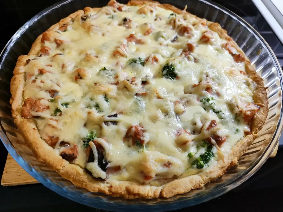 Киш с лососем и брокколи: восхитительный рецепт для гурманов