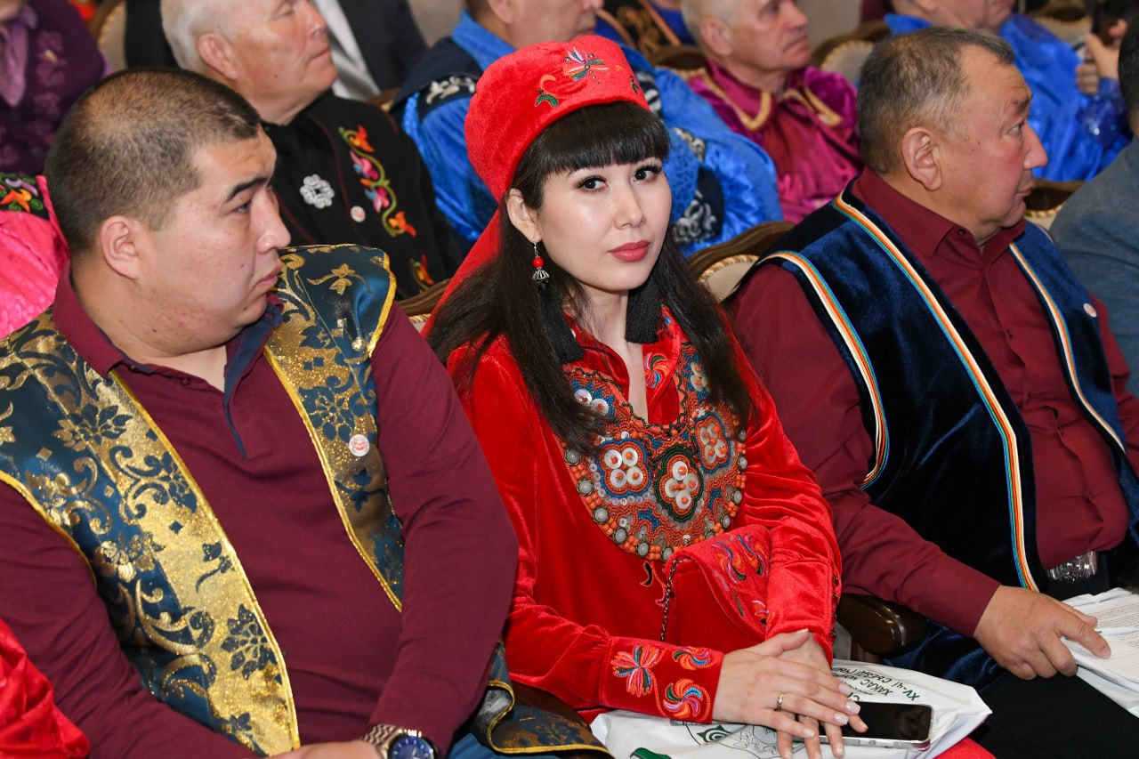 Валентин Коновалов: Выступил на XV Съезде хакасского народа Валентин Коновалов: Выступил на XV Съезде хакасского народа