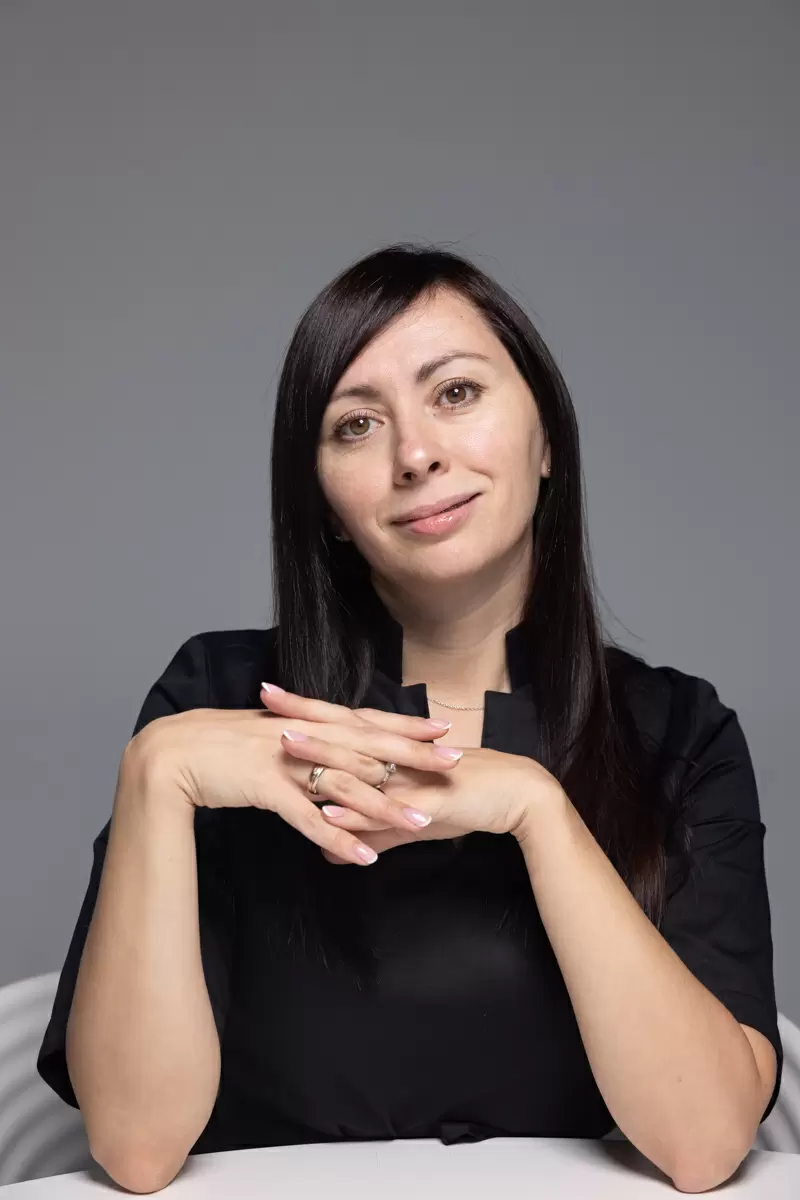 Почему неприятный запах от коронки и как с этим справиться?