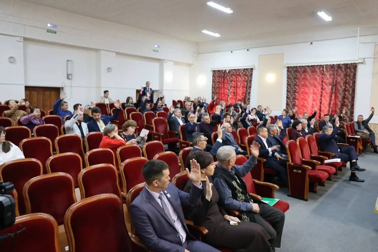 Председателем Республиканского Совета старейшин хакасского народа избран Петр Воронин Председателем Республиканского Совета старейшин хакасского народа избран Петр Воронин